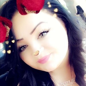 Meet your Posher, Cecelia